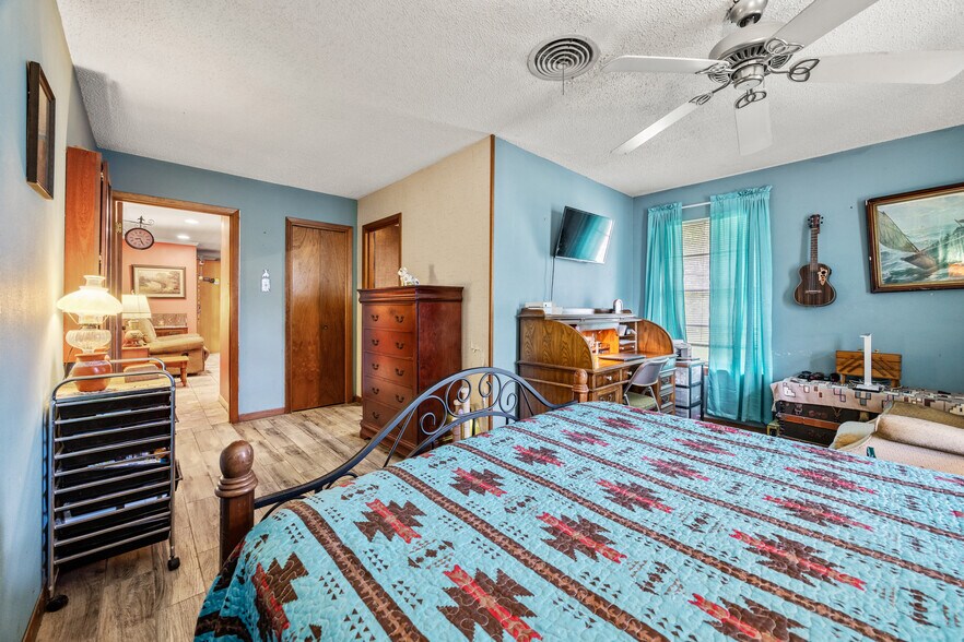 More Photos Of 606 E Liberty Ave, Round Rock Office For Sale