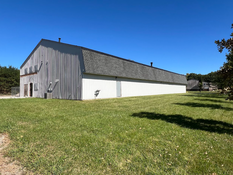 Primary Photo Of 4611 Platt Ln, Ann Arbor Warehouse For Sale