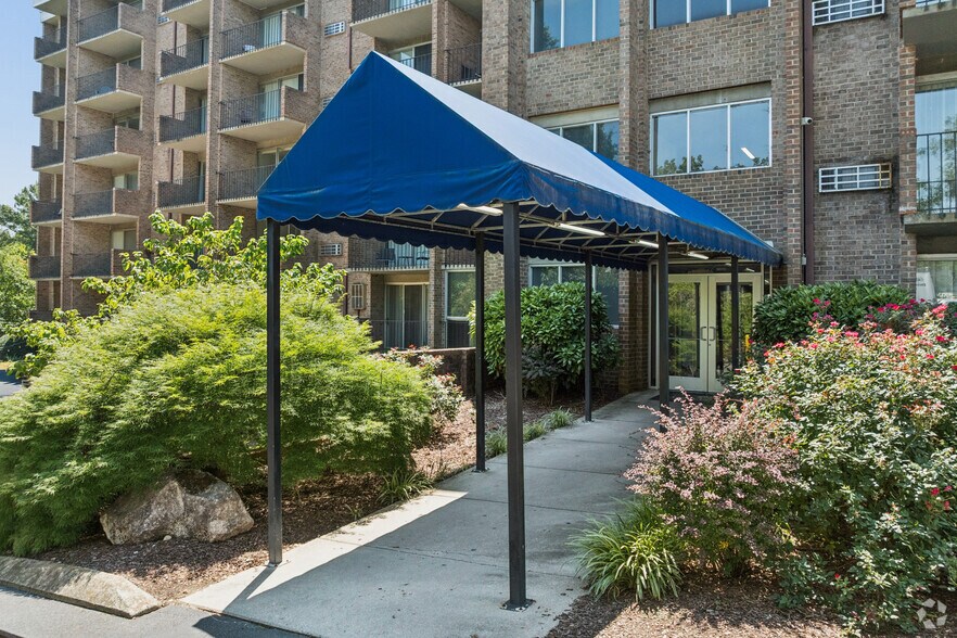 More Photos Of 600 Martin Luther King Jr Blvd, Chapel Hill Apartments For Sale