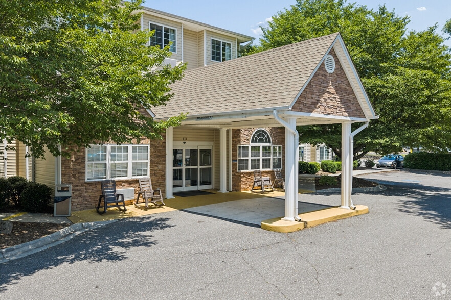 More Photos Of 674 Casino Trl, Cherokee Hotel For Sale