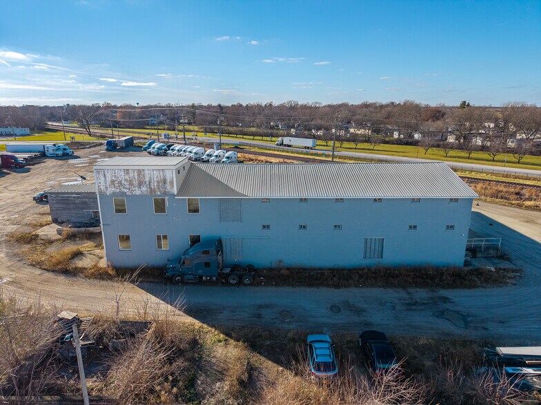 More Photos Of 406 N Union St, Dwight Truck Terminal For Lease
