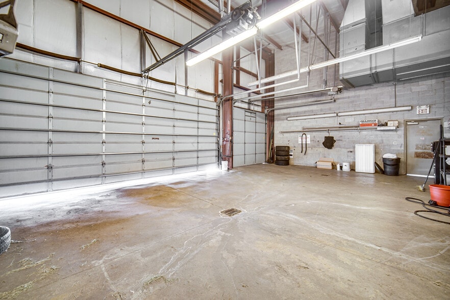 More Photos Of 101 Watters Dr, Dwight Auto Dealership For Sale