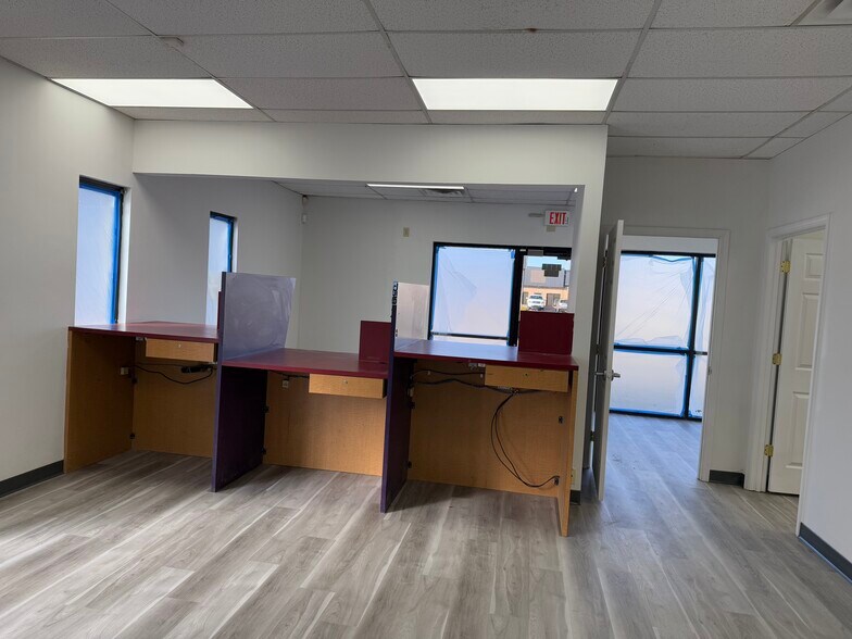 More Photos Of 5681 Mt Moriah Rd, Memphis Storefront Retail Office For Lease