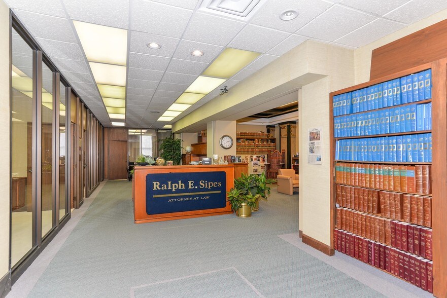 More Photos Of 931 Meridian St, Anderson Office For Sale