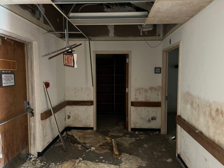 More Photos Of 407 E Ash St, Perry Medical For Sale