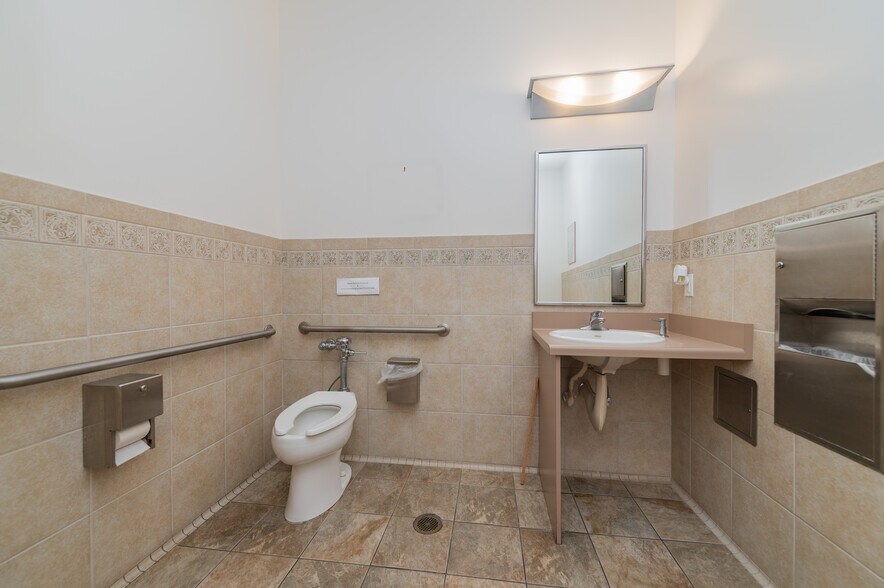 More Photos Of 8925 Research Dr, Irvine Office For Sale
