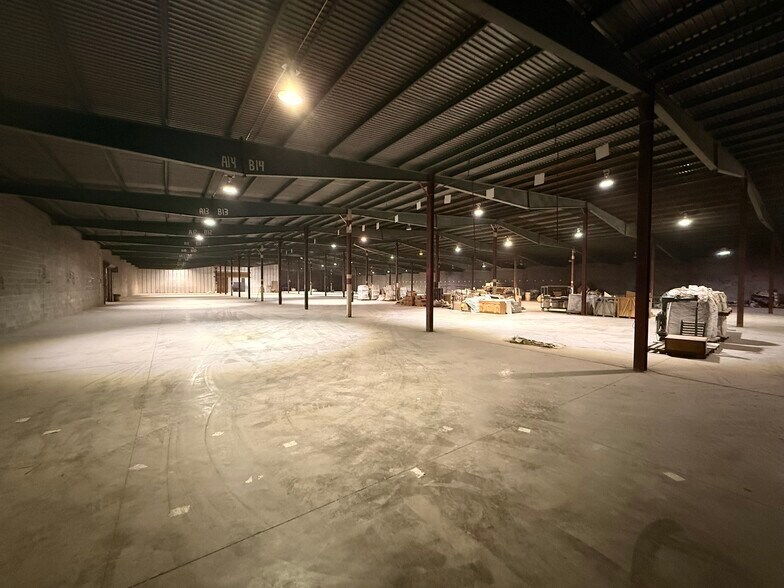 More Photos Of 451 Gordon St, Roseville Warehouse For Lease
