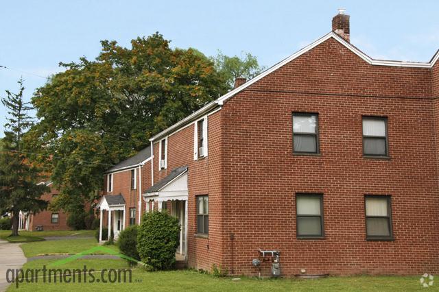 More Photos Of 35 Woodland Dr, Hartford Apartments For Sale