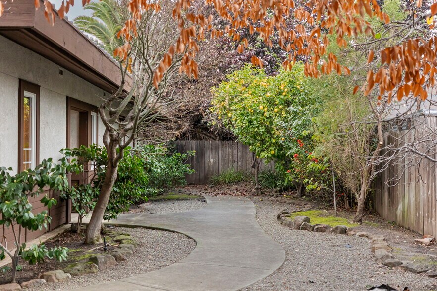 More Photos Of 24954 Cypress Ave, Hayward Multifamily For Sale