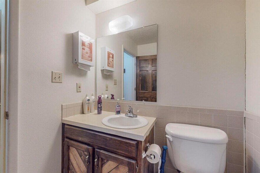 More Photos Of 1482 S Saint Francis Dr, Santa Fe Office For Sale