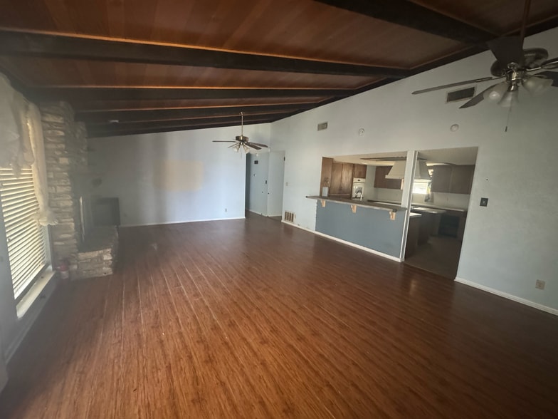 More Photos Of 401 Patriot Way, Georgetown Specialty For Lease
