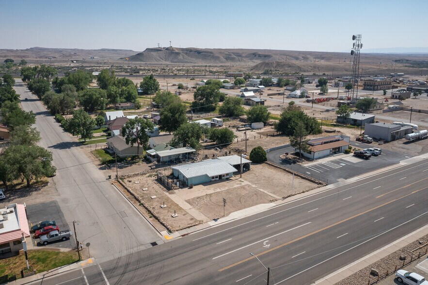 More Photos Of 15 W Main St, Green River Freestanding For Sale