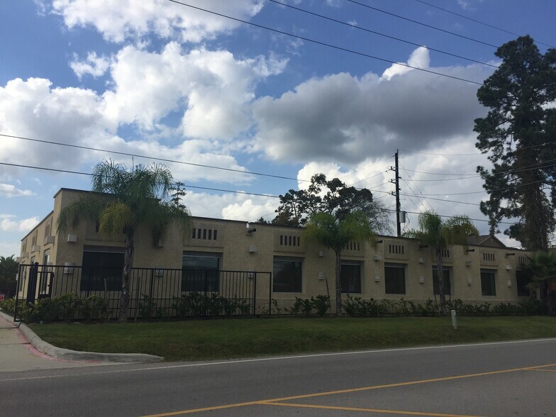 More Photos Of 25329 Budde Rd, The Woodlands Unknown For Lease