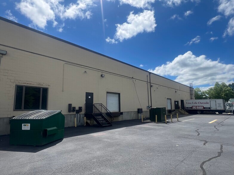 More Photos Of 4 North St, Waldwick Flex For Sale