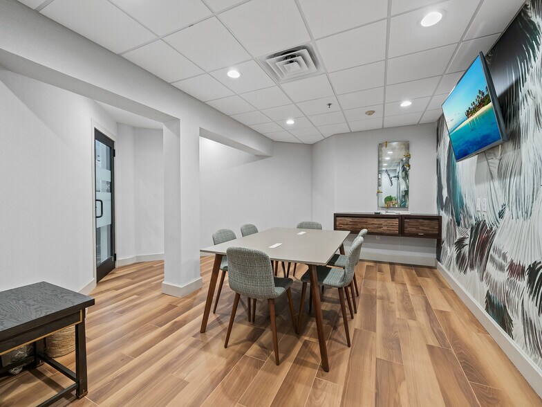 More Photos Of 14670 Duval Rd, Jacksonville Hotel For Sale