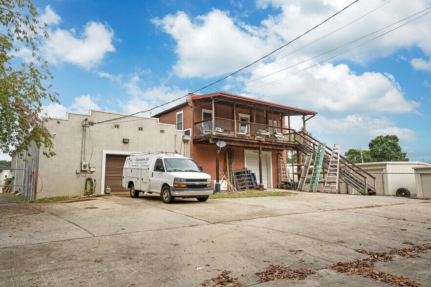 More Photos Of 6 Sanderson St, Hayesville Flex For Sale