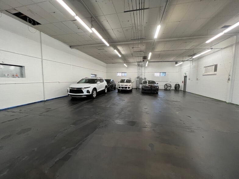 More Photos Of 4940 E Asbury Ave, Denver Warehouse For Lease