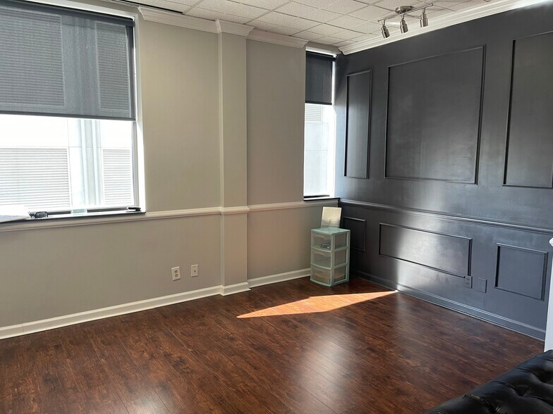 More Photos Of 428 E 4th St, Charlotte Office For Lease