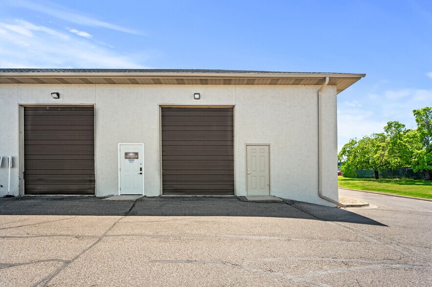 More Photos Of 8557 Wyoming Ave N, Brooklyn Park Light Distribution For Sale