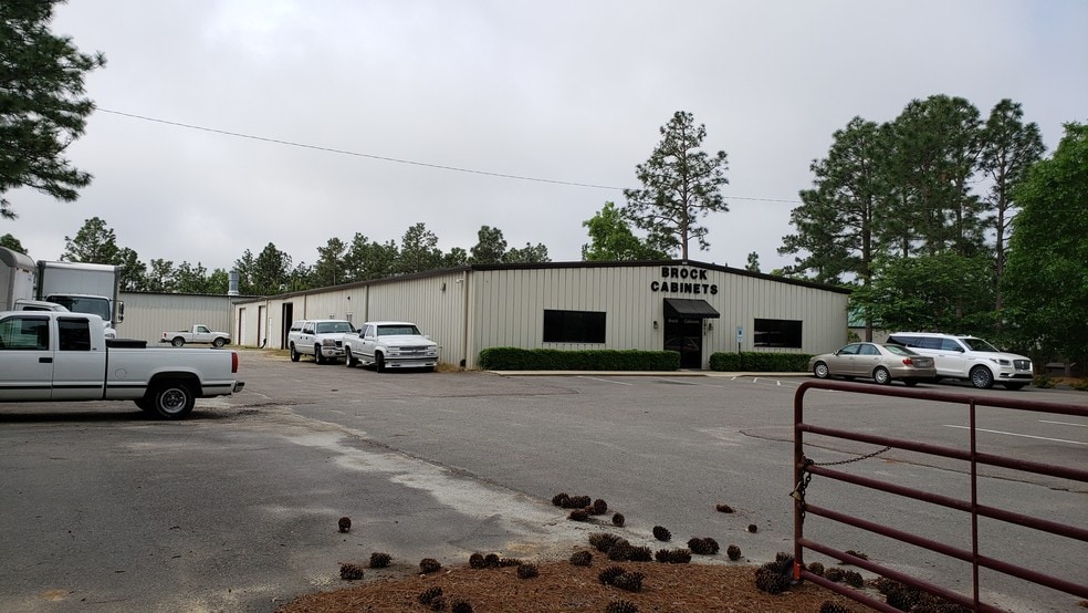 More Photos Of 1975 Juniper Lake Rd, West End Showroom For Lease