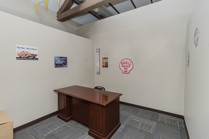 More Photos Of 3101 S Broadway St, Wichita Freestanding For Sale