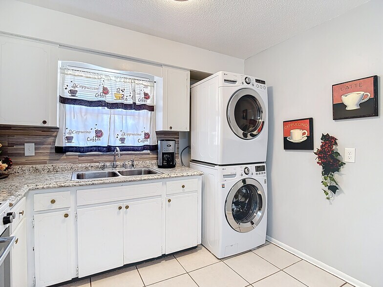More Photos Of 139 SE Jefferson Cir N, Saint Petersburg Apartments For Sale