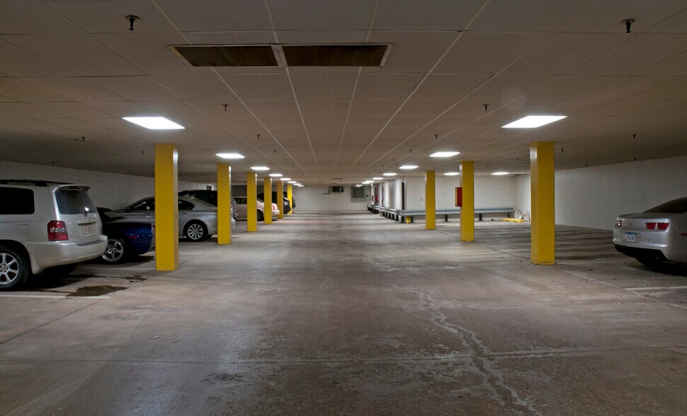 More Photos Of 2340 S River Rd, Des Plaines Office For Lease