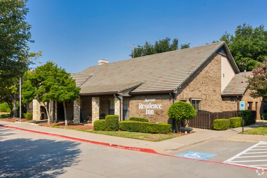 More Photos Of 5001 Whitestone Ln, Plano Hotel For Sale