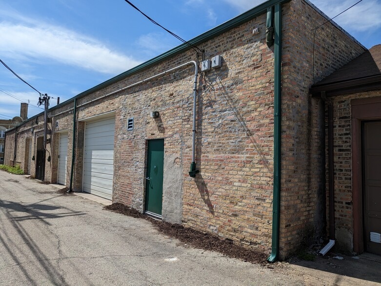 More Photos Of 4201-4203 N Milwaukee Ave, Chicago Storefront Retail Office For Lease