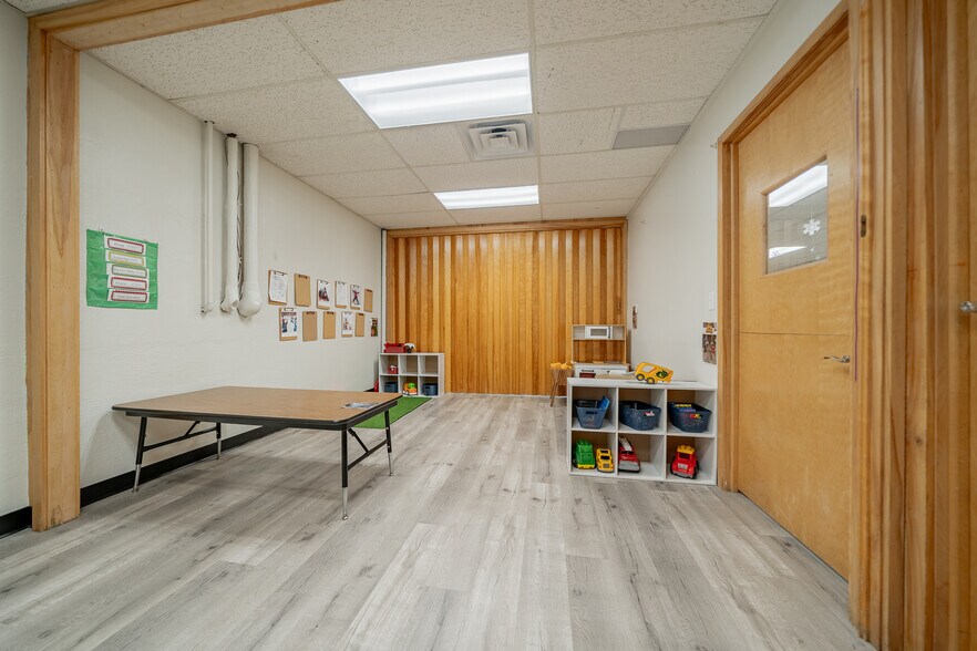 More Photos Of 1331 High Ave, Oshkosh Religious Facility For Sale