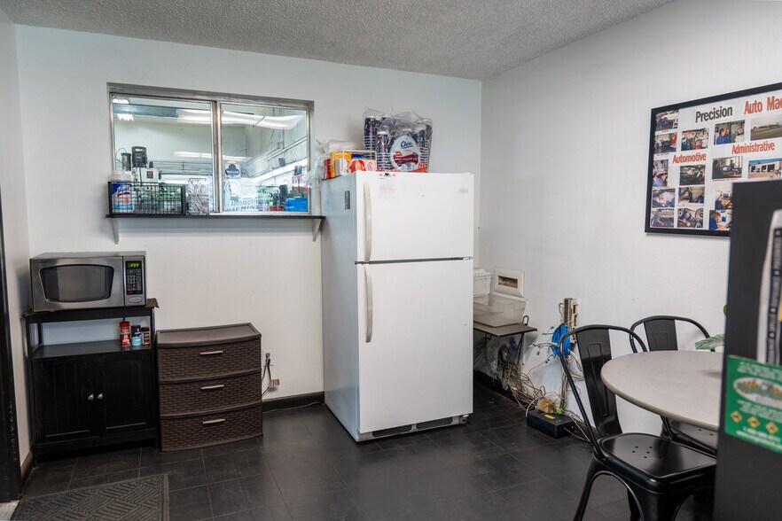 More Photos Of 1890 SW 18th Ave, Ontario Specialty For Sale