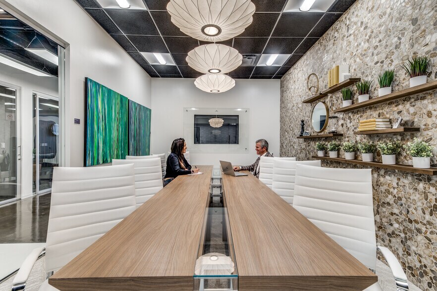 More Photos Of 640 Taylor St, Fort Worth Coworking Space