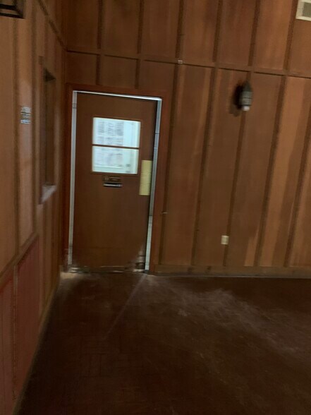 More Photos Of 8804 Warsaw Road 85, Aliceville Loft Creative Space For Sale
