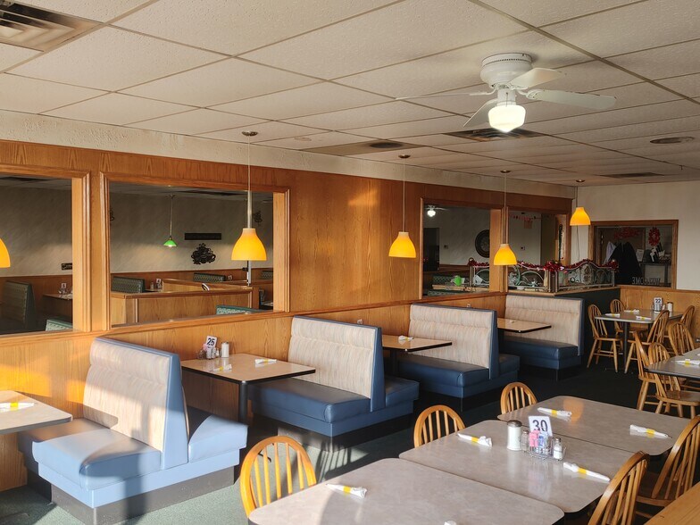 More Photos Of 14201 Martin Luther King Jr Dr, Dolton Storefront For Sale