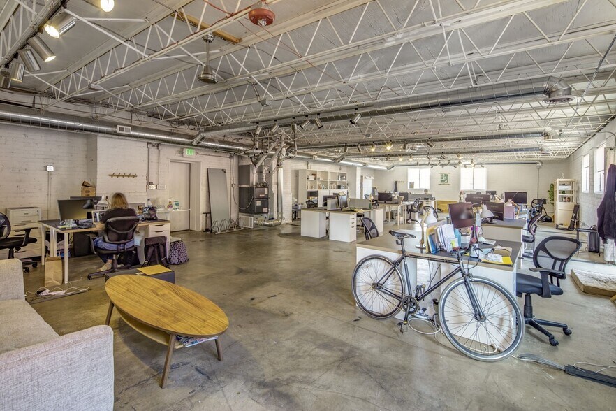 More Photos Of 2400 Curtis St, Denver Loft Creative Space For Lease
