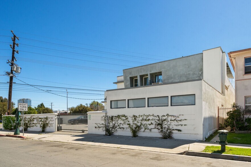 More Photos Of 8607 Venice Blvd, Los Angeles Loft Creative Space For Lease