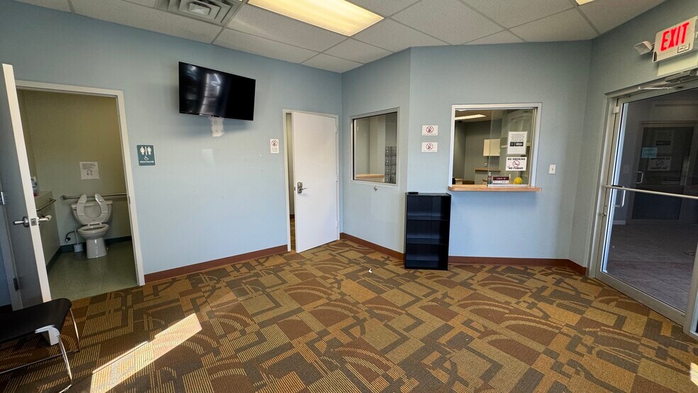 More Photos Of 4379 Easton Ave, Bethlehem Office For Sale