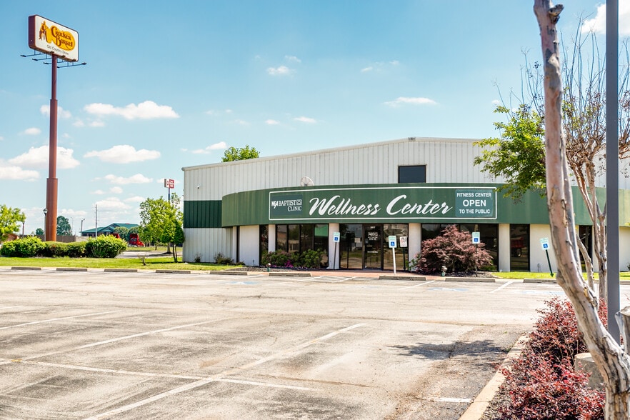 More Photos Of 2617 Phillips Dr, Jonesboro Health Club For Sale
