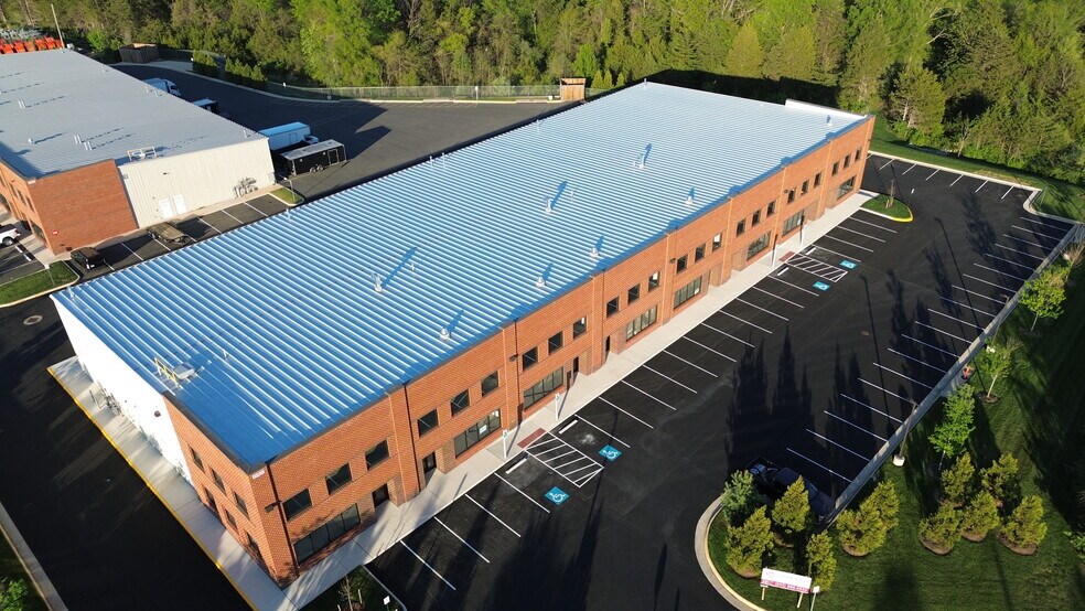 More Photos Of 11982 Wilton Meadows Ct, Manassas Warehouse For Lease