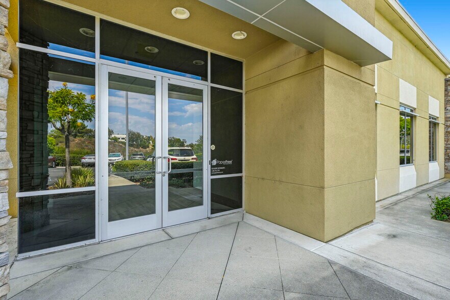 More Photos Of 3164 Lionshead Ave, Carlsbad Office For Sale