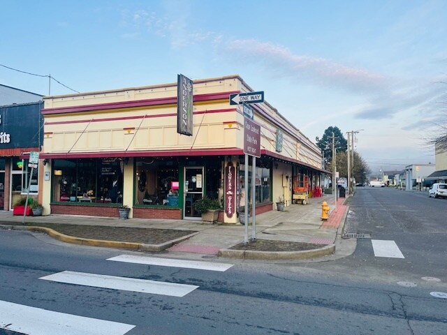 More Photos Of 1911 2nd St, Tillamook General Retail For Sale