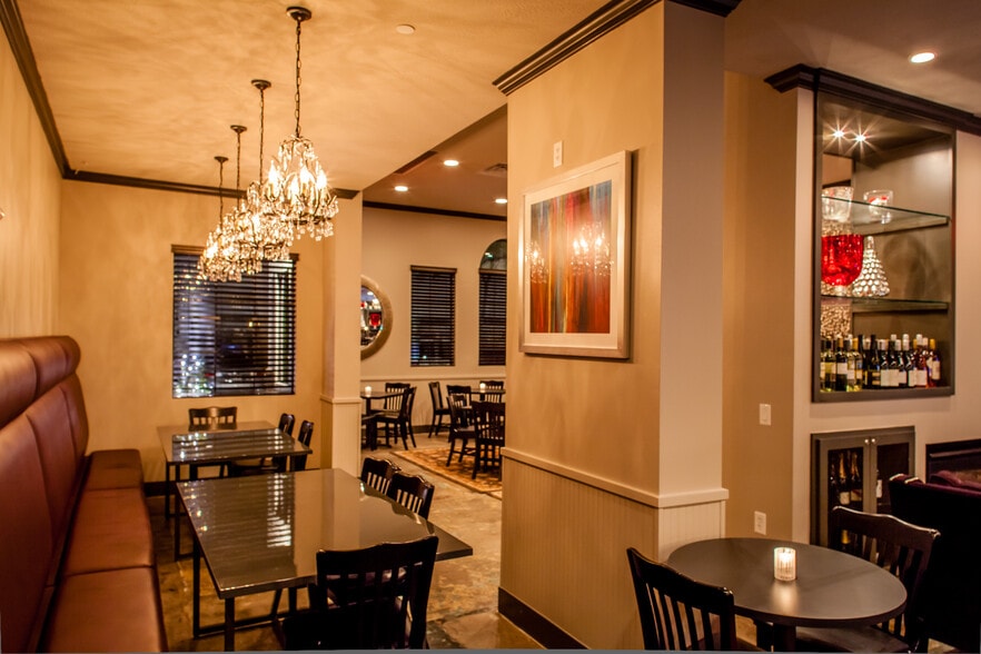 More Photos Of 801 Studewood St, Houston Restaurant For Lease