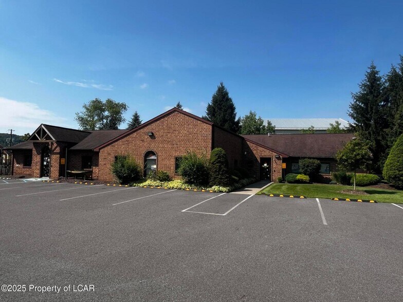 More Photos Of 18 Country Rd, Shavertown Medical For Sale