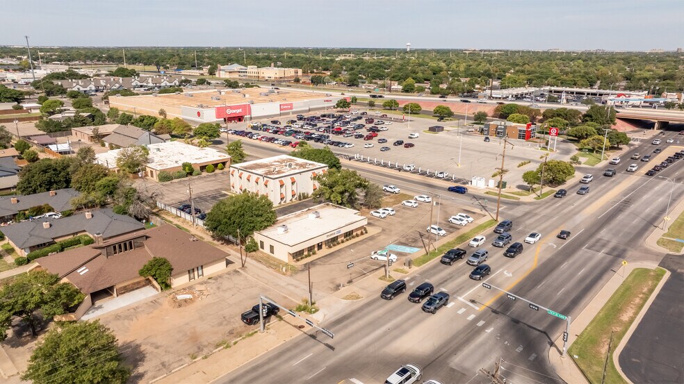 More Photos Of 7402 University Ave, Lubbock Office For Lease