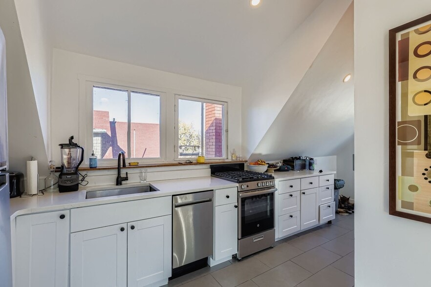 More Photos Of 852 N Clarkson St, Denver Apartments For Sale