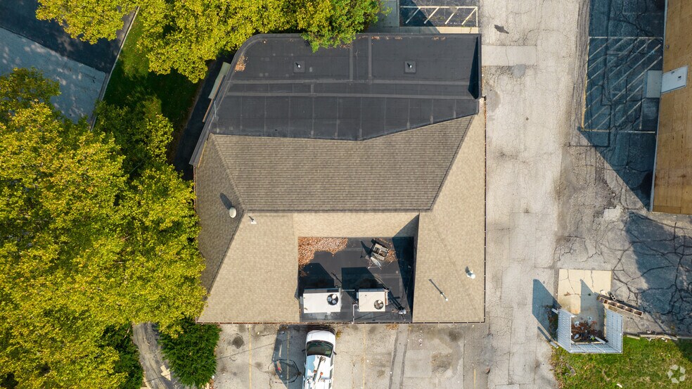 17 W Schrock Rd, Westerville, OH 43081 Freestanding For Sale