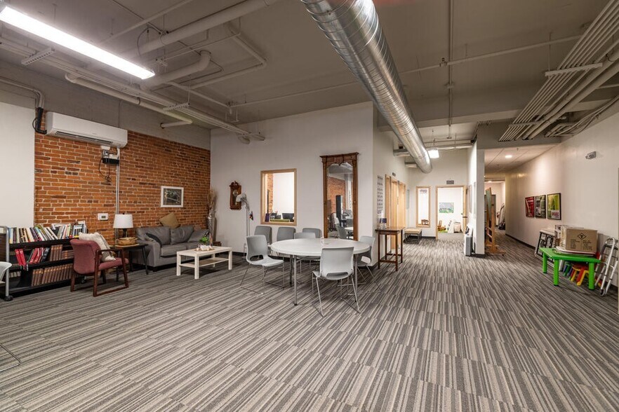 More Photos Of 310 4th St S, La Crosse Storefront For Lease