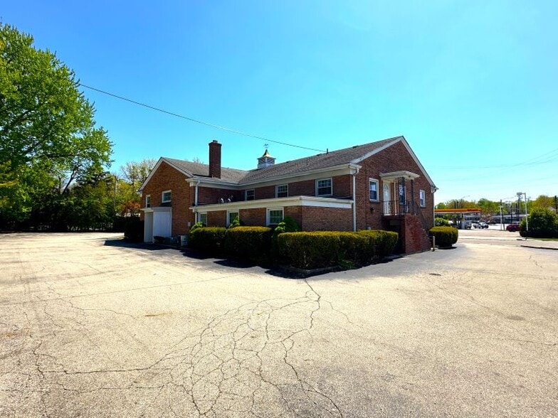 More Photos Of 15 Southmoor Cir NE, Kettering Medical For Lease