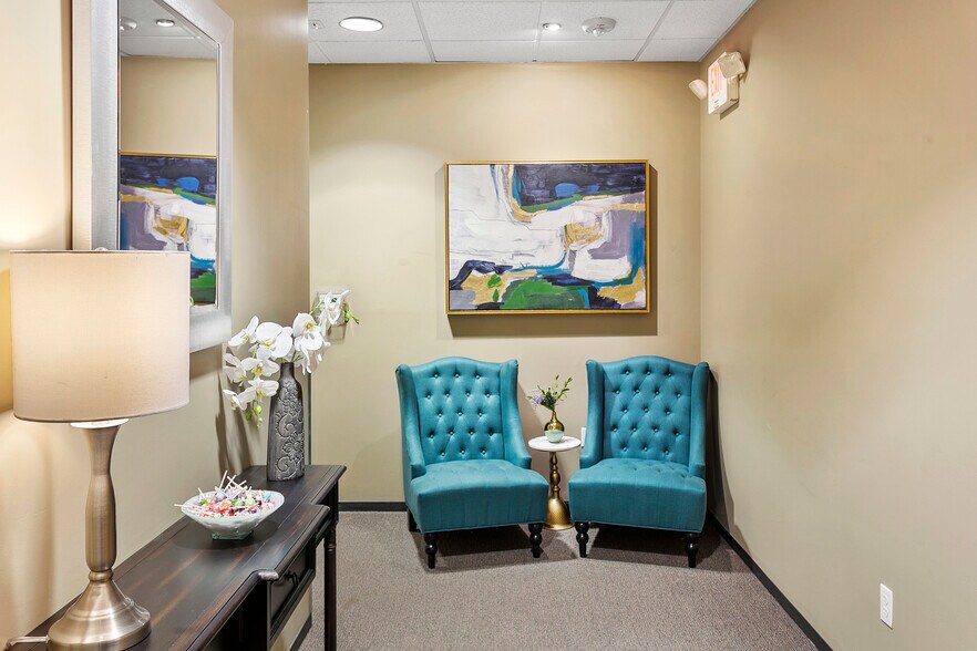 More Photos Of 9375 E Shea Blvd, Scottsdale Coworking Space