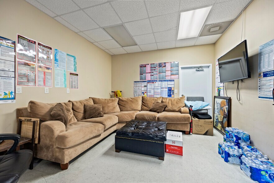 More Photos Of 440 SW Perimeter Glen, Lake City Medical For Sale